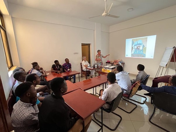 Een ECG-cursus voor zorgmedewerkers bij KCMC in Moshi