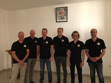 Het ICT-team dat de voorzieningen van KCMC in Tanzania ondersteunt