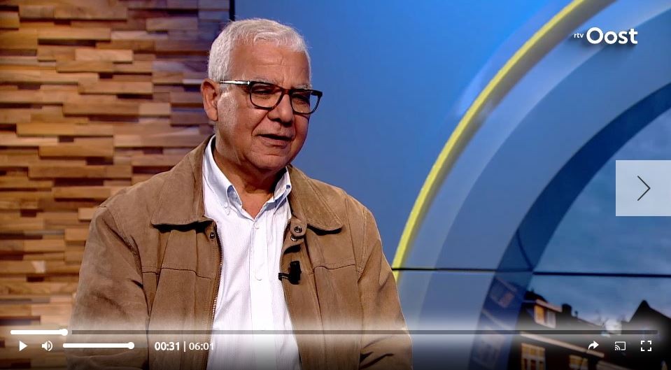 Salah Said tijdens het interview over financiering van de hartkliniek bij RTV Oost
